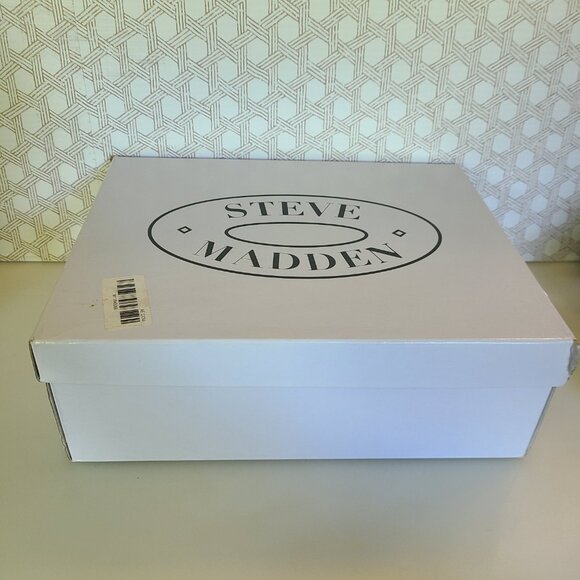 STEVE MADDEN Lancer Womens 9 Olive Green Low-Top Sneakers Casual Slip On Shoe - Picture 12 of 15